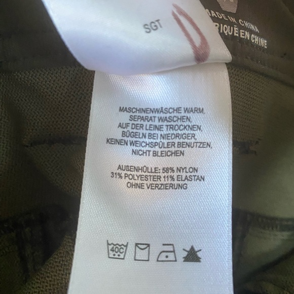 Mountain Hardwear Men's Cargo Pants - Olive - Picture 3 of 5